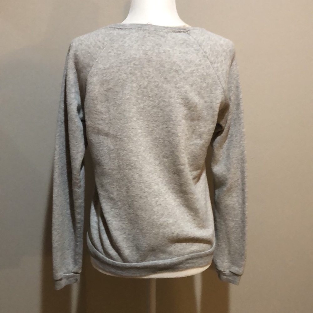 Light heather gray sweatshirt with screen print - Picture 4 of 5
